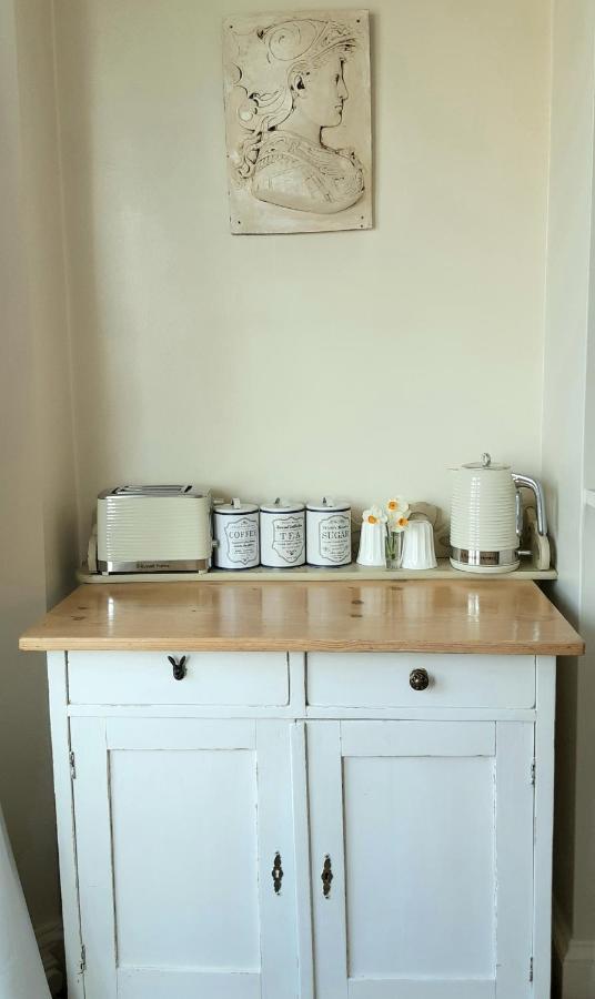 West Hill Retreat Edwardian Balcony Ensuite With Room Served Breakfast & Free Parking Newport Beach Exterior foto