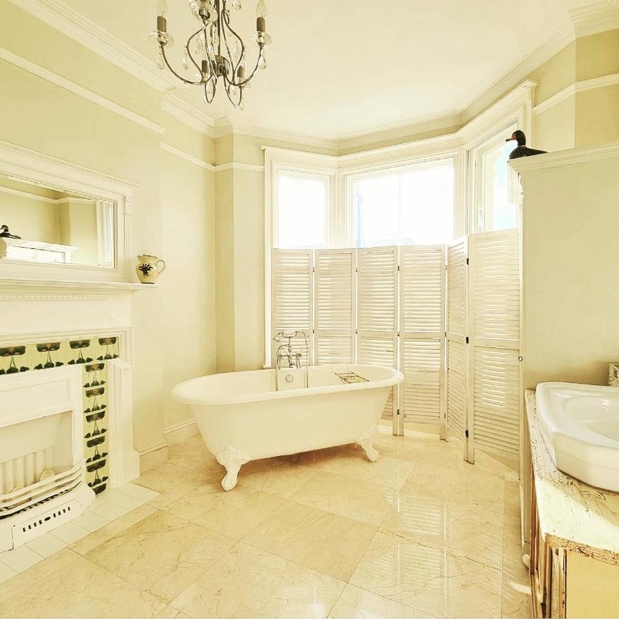 West Hill Retreat Edwardian Balcony Ensuite With Room Served Breakfast & Free Parking Newport Beach Exterior foto