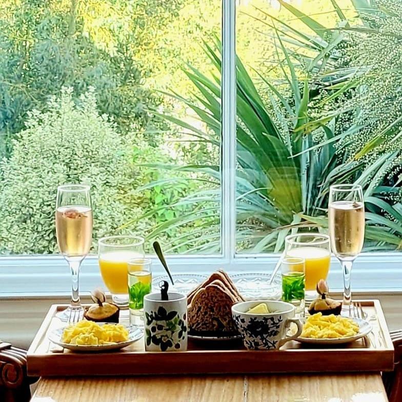 West Hill Retreat Edwardian Balcony Ensuite With Room Served Breakfast & Free Parking Newport Beach Exterior foto